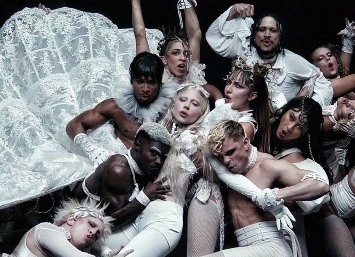 Lady Gaga, Coachella Tarihine Geçecek Bir Performansa mza Att