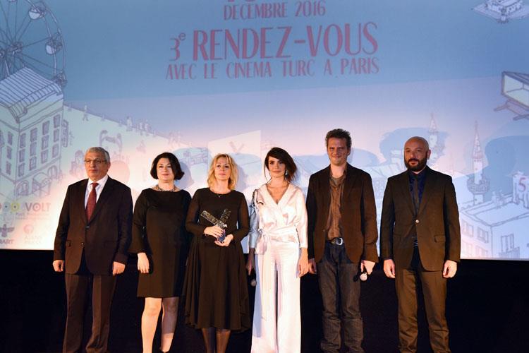 Paris'te Türk Sinemasiyla Randevunun Galasi Muhteem Bir Geceye Sahne Oldu