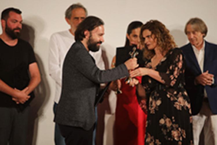 Alican Yücesoy Karada'da "En yi Erkek Oyuncu Ödülü"nün Sahibi Oldu