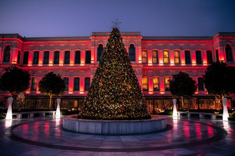 Christmas Market Four Seasons Bosphorus Defne Samyeli Konseri le Balad 