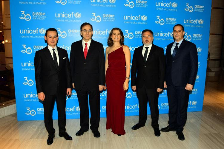 UNICEF Umut Balosunda Herkesin Dilei:Her Çocuk çin Umut