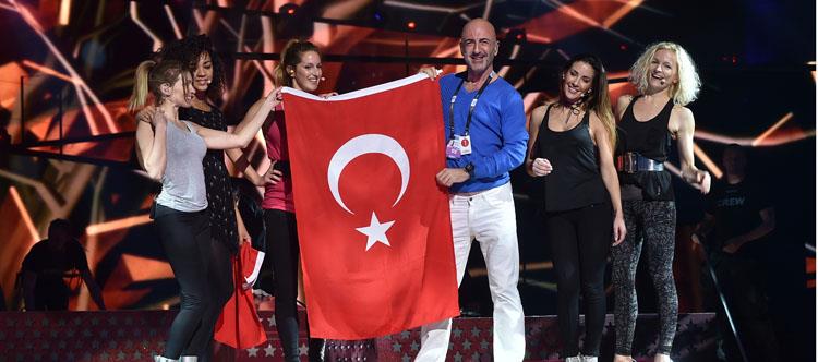 Serhat Türk Bayran Eurovision Sahnesine Tad