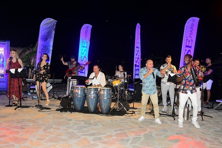 BSSE Adaia Göcek Konserlerinin lkinde Ayhan Sicimolu&Latin All Stars Rüzgâr Esti