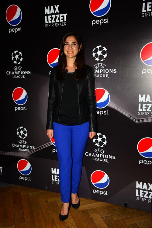 Pepsi UEFA ampiyonlar Ligi Sponsorluunu Final Maç Davetiyle Kutlad
