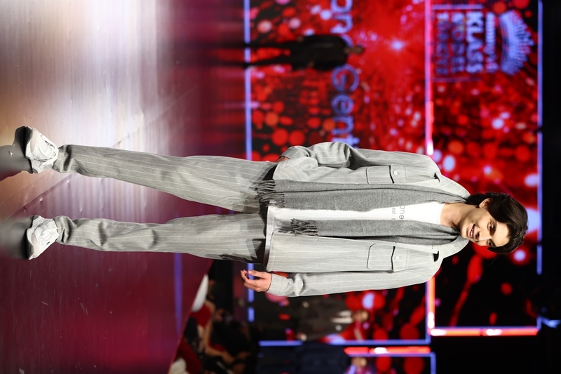 G�ovane Gent�le : Sammyvit Klass Model Türkiye 2025 Sahnesinde  Moda Dünyas�na Damga Vurdu