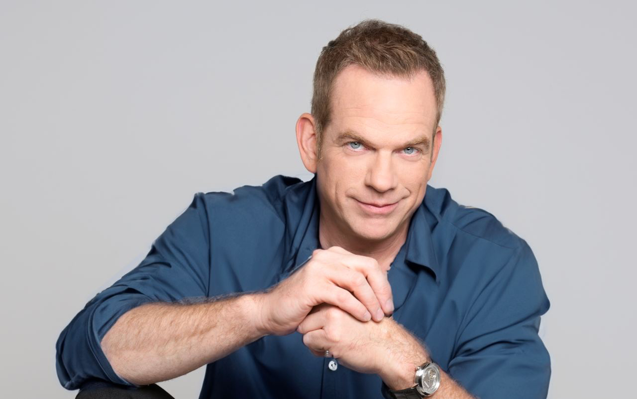 Defne Samyeli�den Garou Sürprizi! 