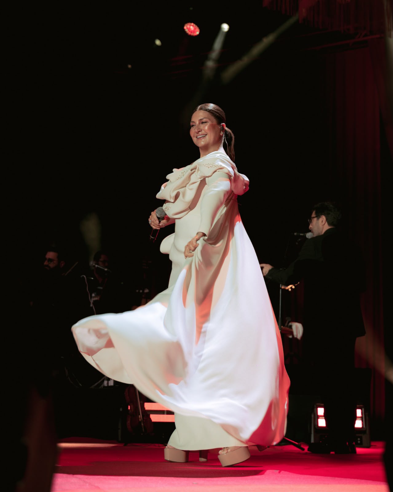 Ya�mur Sibel Can�� Durduramad�! Harbiye�de Ya�mur Alt�nda Müzik �öleni