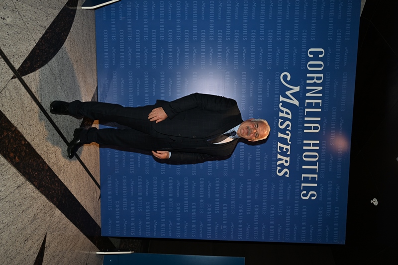 Cornel�a Hotels,  Golfün En �yilerini A��rlad� 