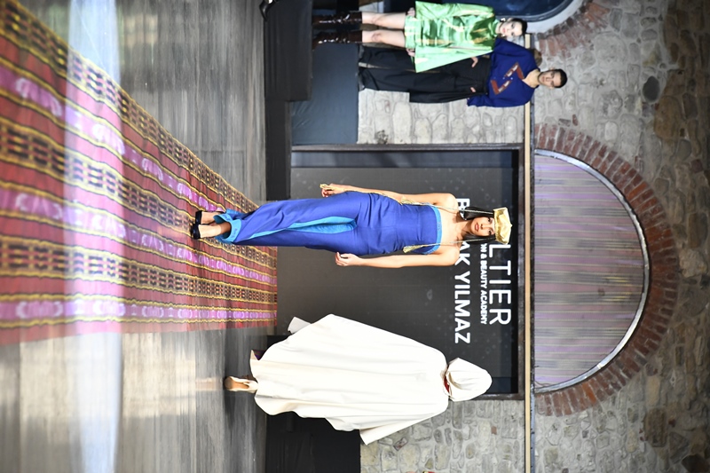 Alt�er Academy : Moda Tasar�m Ö�rencilerinden  Kutnu �pe�i �lhaml� Özel Defile 