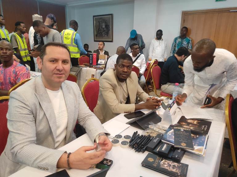 Asortie Mobilya : Afrikann En Sevilen Mobilya Markas Oldu 