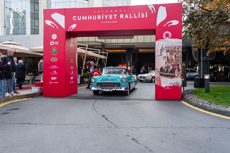 Florentia Village �stanbul�da  Klasik Otomobillerle Cumhuriyet Co�kusu