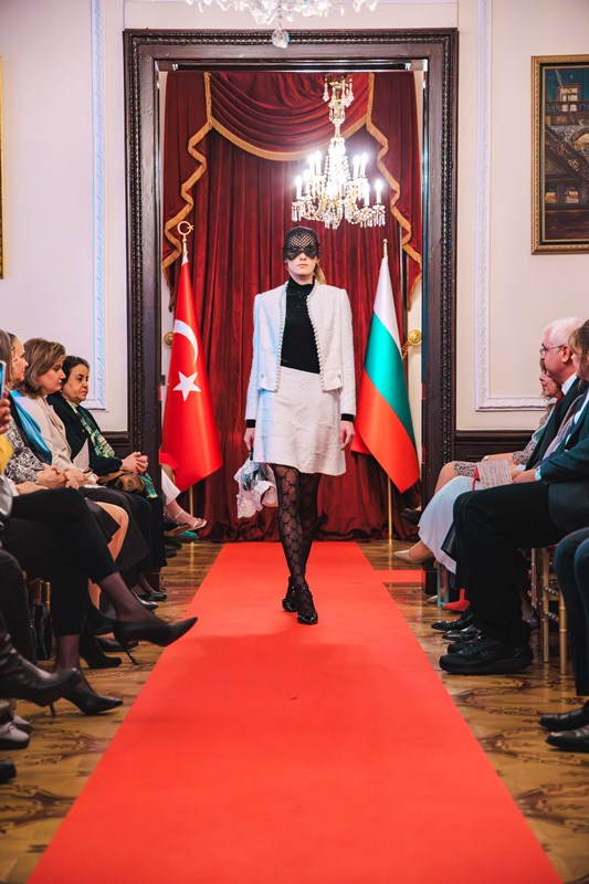 �stanbul � Sofya: �ki �ehrin Ortak Haf�zas�, Sofya�da Zamans�z Bir Defileyle Bulu�tu