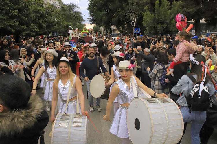 Karnaval Sokaklara Muhteem Döndü