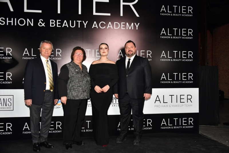 Alt�er Academy : Moda Tasar�m Ö�rencilerinden  Kutnu �pe�i �lhaml� Özel Defile 