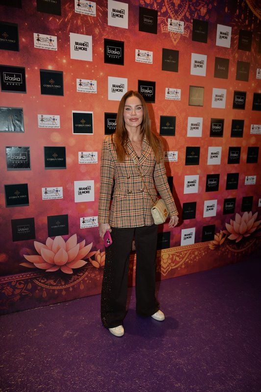 Bollywood I��lt�s� Raffles �stanbul�u Sard� Ünlüler Al��veri� Davetinde Bulu�tu