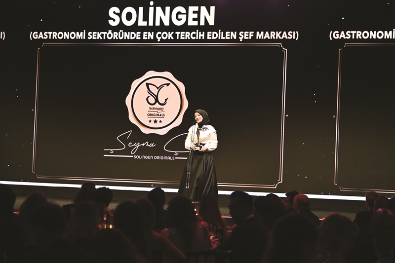 �eyma Çetin :  Sol�ngen�e �Gastronomi Sektöründe En Çok Tercih Edilen �ef Markas��  Ödülünü Kazand�rd�