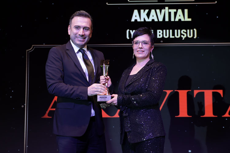 Akavital; Yln Buluu Seçildi