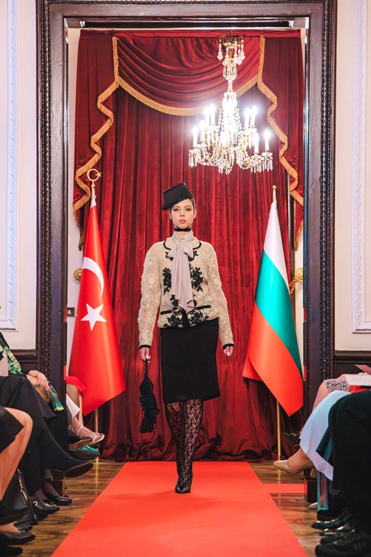 �stanbul � Sofya: �ki �ehrin Ortak Haf�zas�, Sofya�da Zamans�z Bir Defileyle Bulu�tu