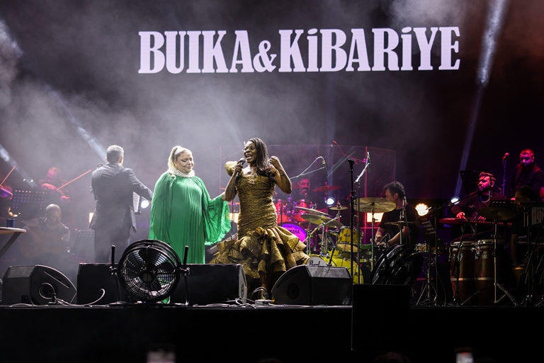 Buika & Kibariye 26 Maysta Harbiyede
