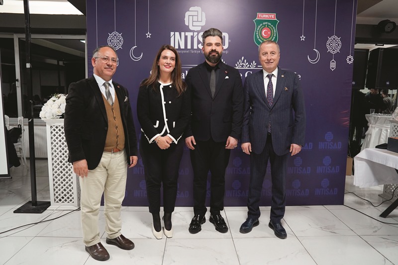 �ntisad�dan Ramazan�da Anlaml� Bulu�ma:  �ehit Ve Gazi Aileleri Ayn� Sofrada