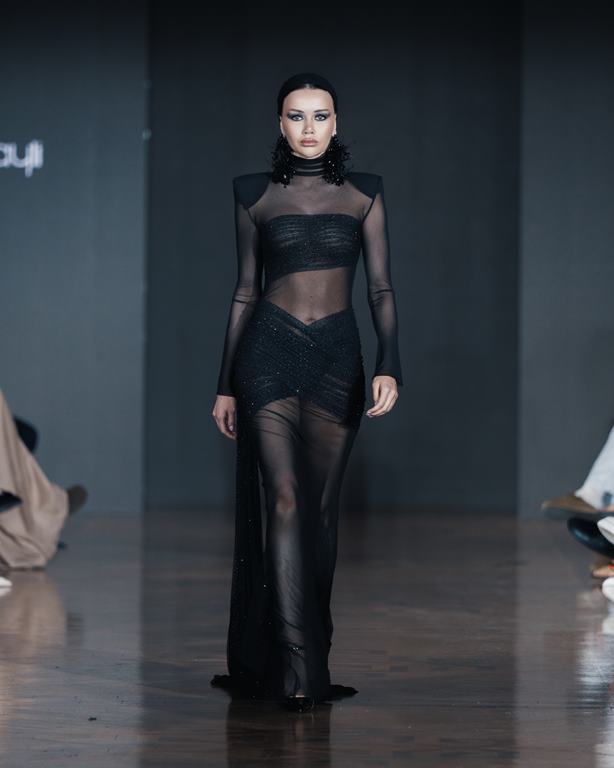 Sultan Gadimbayli, �Back to Black� Koleksiyonu ile Bakü Fashion Week�de Güçlü Bir Duru� Sergiledi