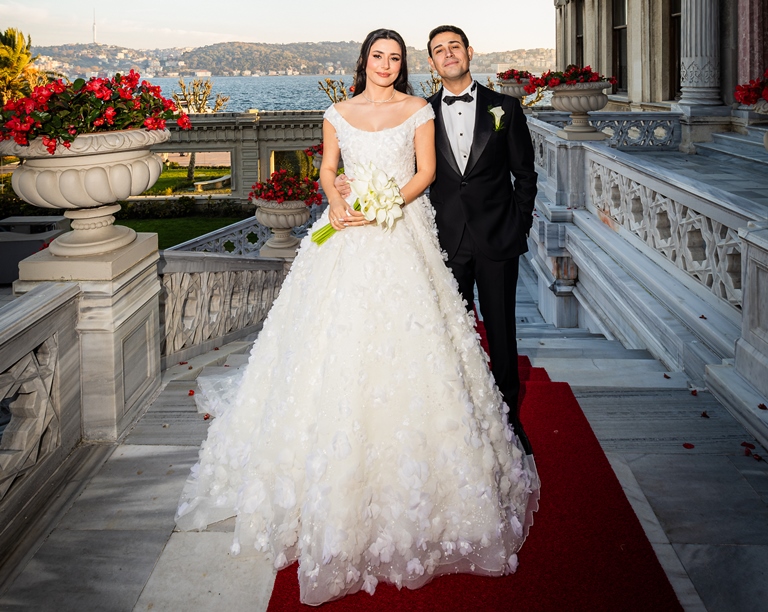 Nurcan Yldz- Berke Sevigen : Çraan Saraynn Büyüleyici Atmosferinde Mutlulua Evet Dediler