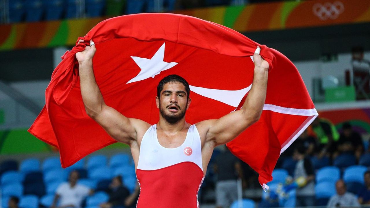 Taha Akgül :  Minderdeki �ampiyonluktan Türk Güre�inin Gelece�ine 