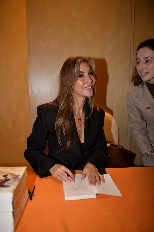 Bollywood I��lt�s� Raffles �stanbul�u Sard� Ünlüler Al��veri� Davetinde Bulu�tu