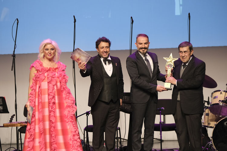 Türk Sinemasının 108. Yılı Görkemli Bir Ödül Töreni İle Kutlandı 