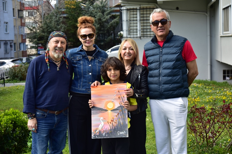 Çinar Yaman : �Çinar�in En Büyük Yetene�i Hayal Gücü Ve Bu Hayal Gücünü Tuvale Aktarmadaki E�siz Kabiliyeti� 