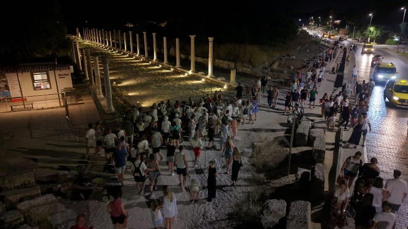 Rekoru Bakan Ersoy Duyurdu! Gece Müzecili�inde Ziyaretçi Say�s� 1,3 Milyonu A�t�