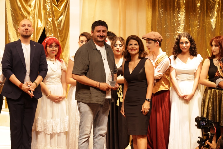 Anabilim�de Kültür ve Sanatla Taçlanan Muhte�em Final