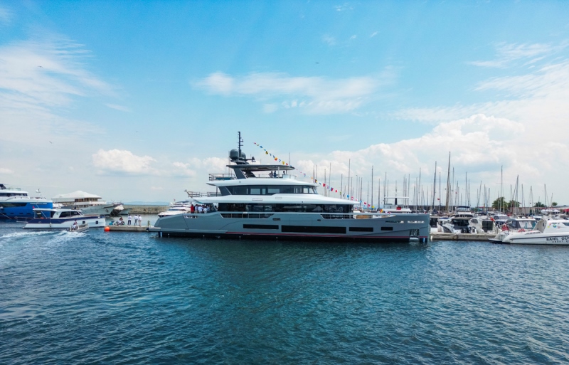 Sirena Yachts��n Yeni Amiral Gemisi Sirena 118 Denize Kavu�tu 