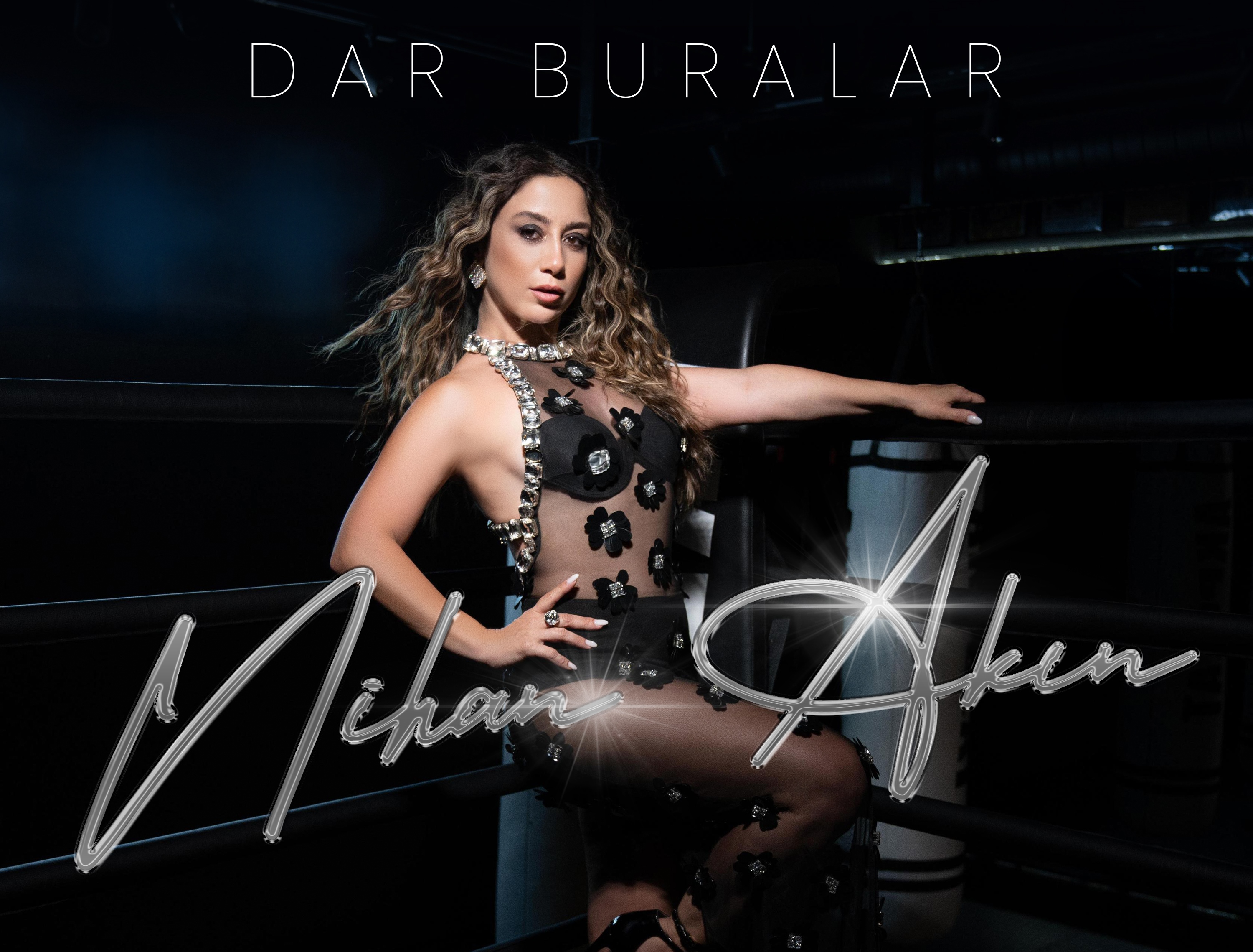 Nihan Akn :  Dar Buralar le Yaza Damgasn Vurdu 