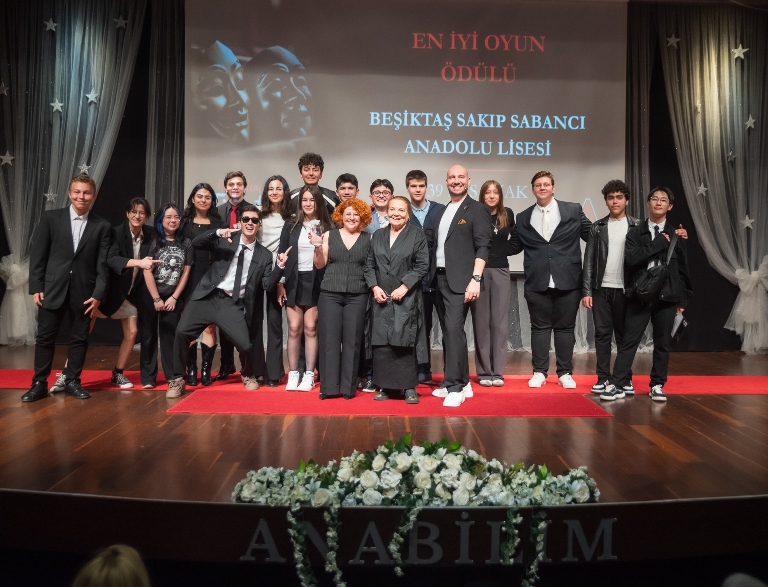 Anabilim�den Genç Sanatç�lara Büyük Sahne
