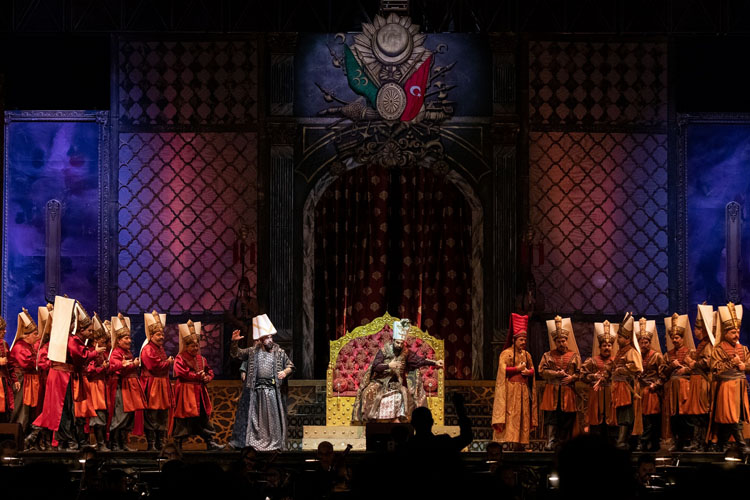 IV. Murat Operasına İstanbul Seyircisinden Yoğun İlgi