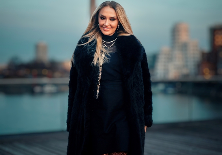  Elvan Çardak : �Türkiye Ve Dünyada  Binlerce Ki�iye Manevi  Rehberlik Yap�yorum� 