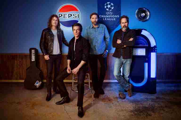 Dünyaca Ünlü Rock Müzik Grubu The Killers, Pepsi Taraf�ndan Sunulan UEFA �ampiyonlar Ligi Finali Aç�l�� �ovu�nun Ba�rolünde