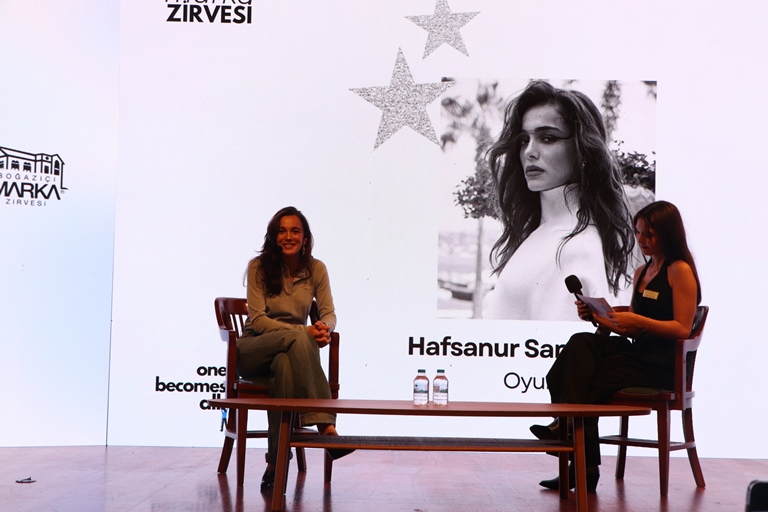 Hafsanur Sancaktutan Bo�aziçi Marka Zirvesi�nde  Gençlerle Bulu�tu 
