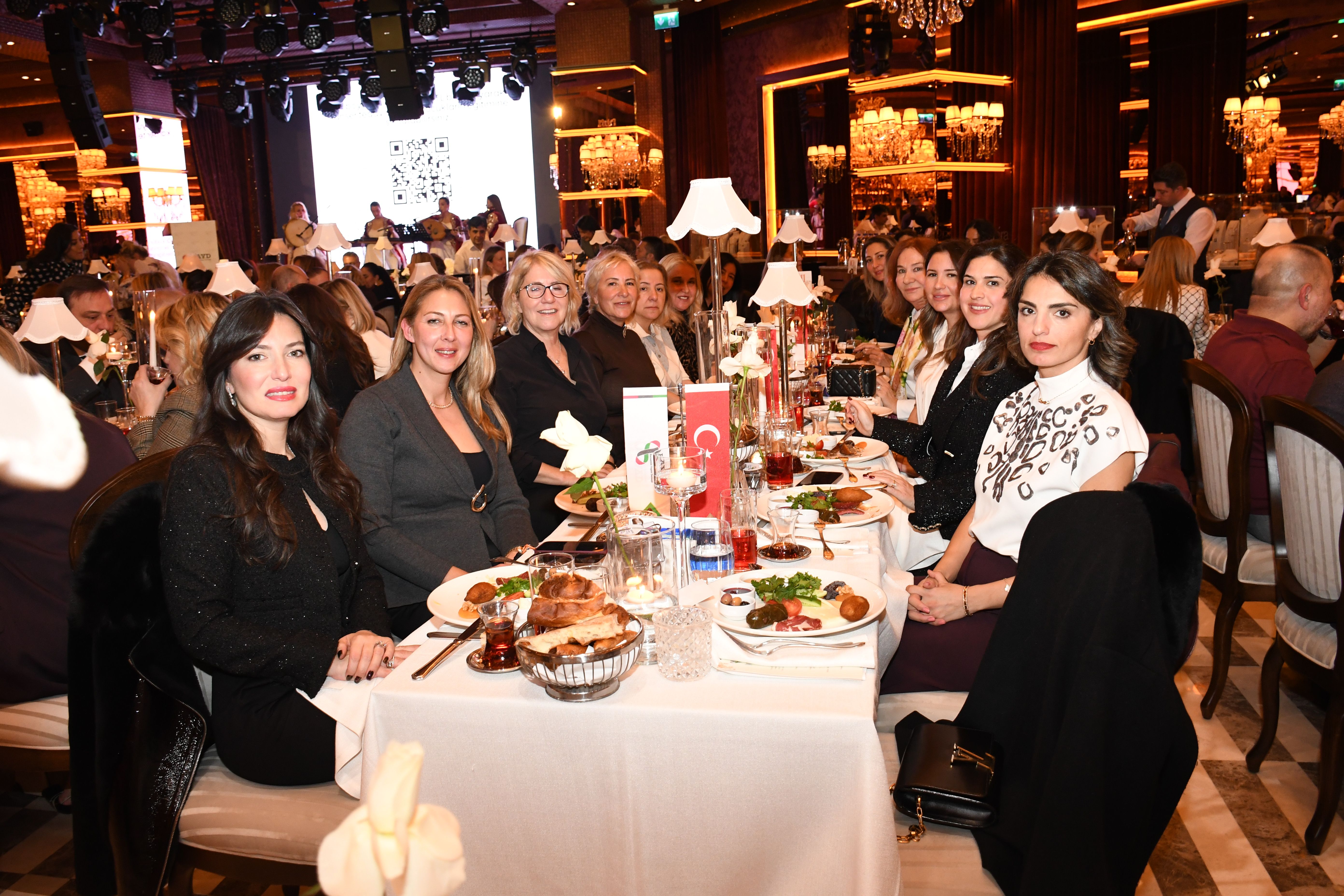 KAYD'�n �ftar Davetinde �� ve Cemiyet Dünyas� E�itim için Bulu�tu 