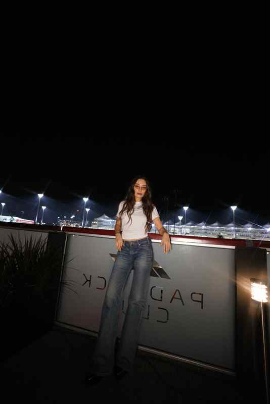 Neslihan Atagül Doğulu Formula 1 Grand Prix’in Özel Davetlisi Olarak Abu Dhabi’ye Gitti 