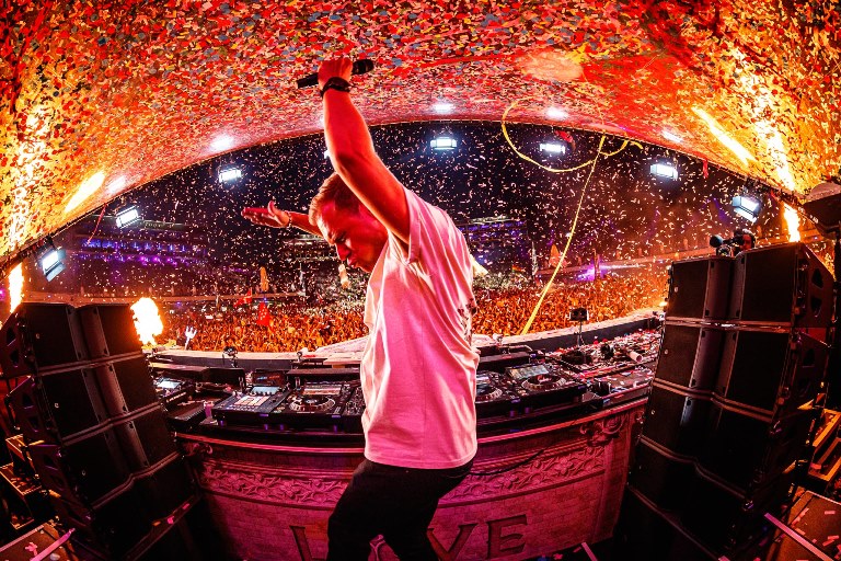 Armin van Buuren stanbula Geliyor