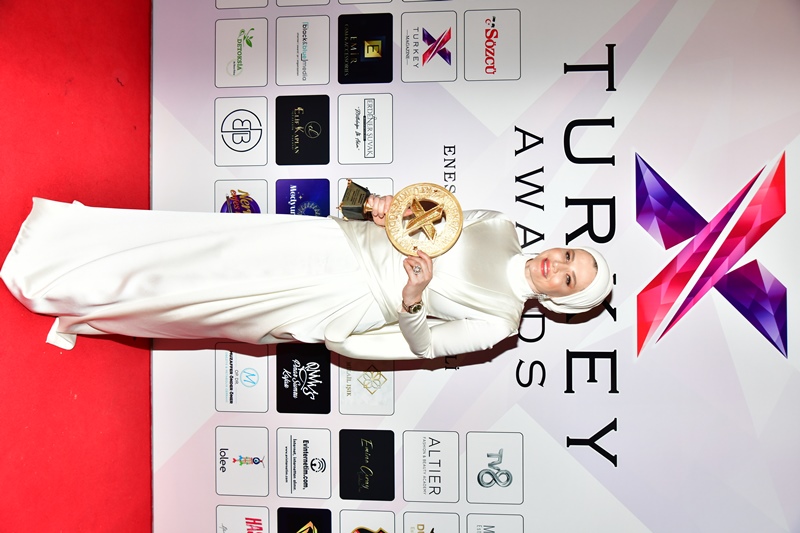 X Turkey Awards Şık Bir Törenle Sahiplerini Buldu