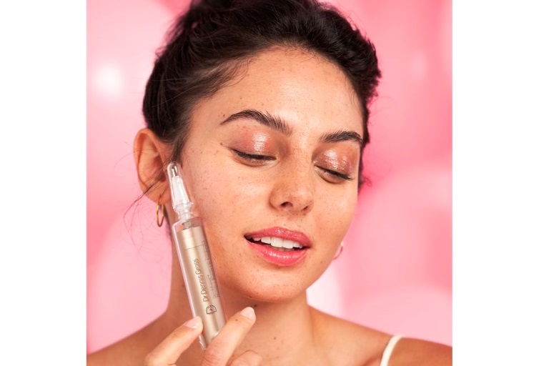 Dudak Bak�m�nda Yeni Lüks: Dolgunluk Etkisi ile Onar�c� Nem Bir Arada