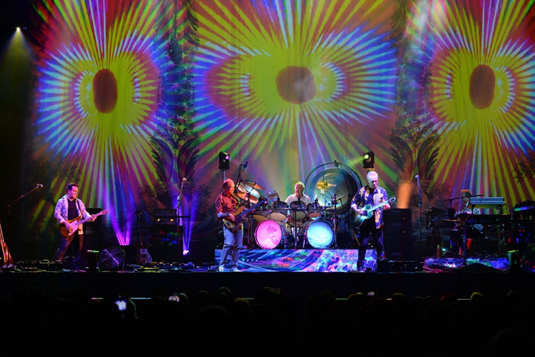 İstanbul Pink Floyd Şarkıları İle Tarihi Bir Ana Ev Sahipliği Yaptı 