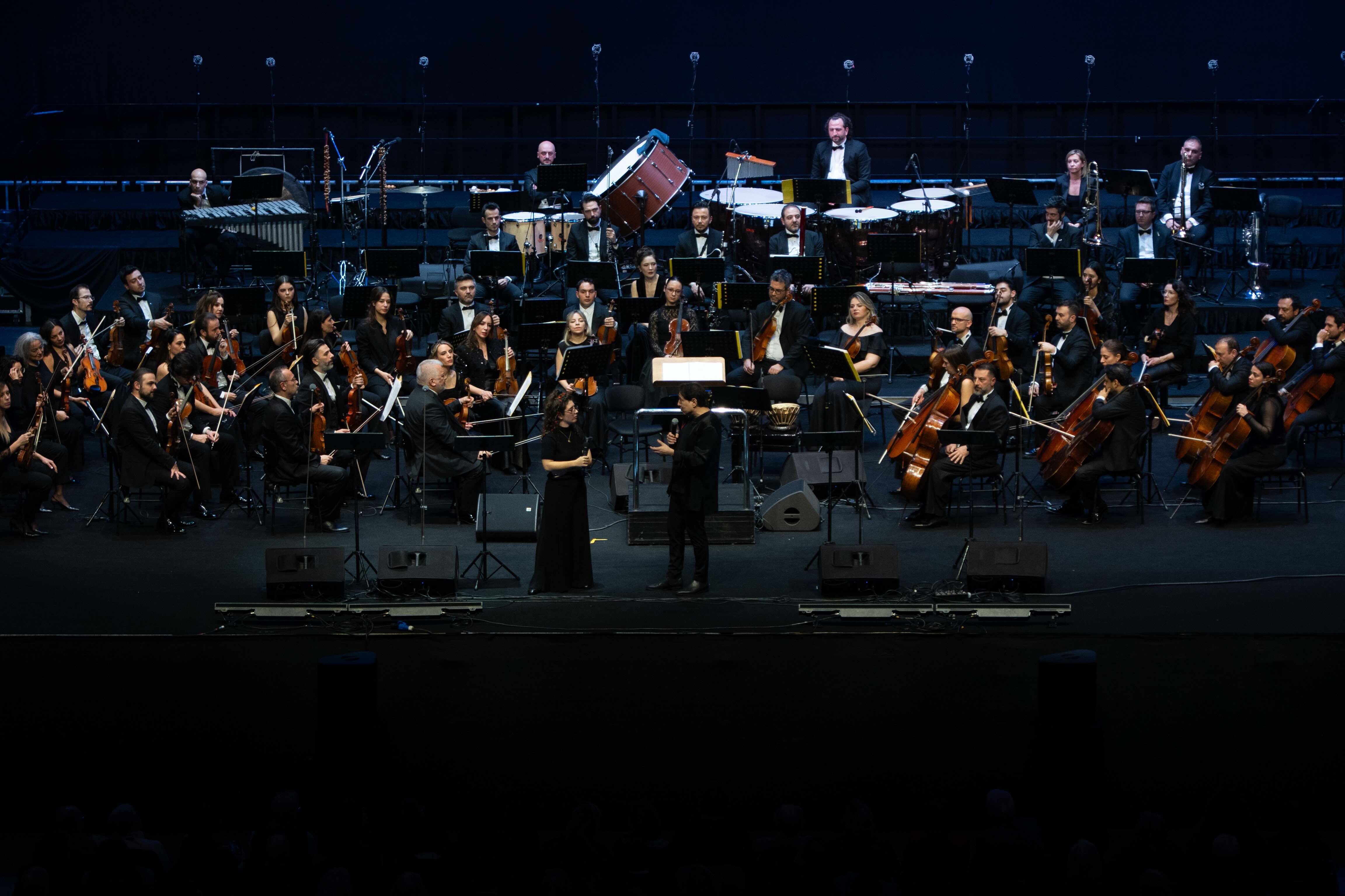 Faz�l Say��n Geleneksel Y�l Sonu Konseri Binlerce Sanatseveri Bulu�turdu