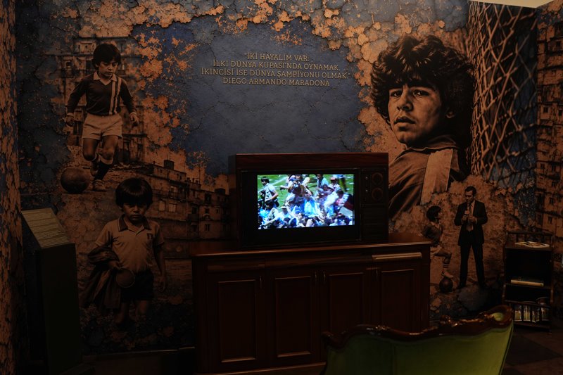 Futbol Efsanesi Maradona�n�n Sergisi, �stanbul Al��veri� Merkezi�nde! 