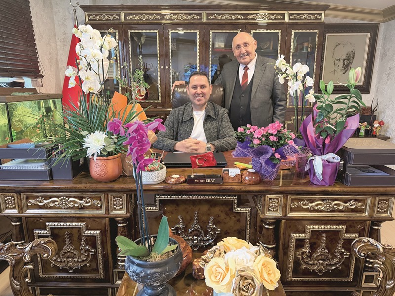 Murat Erat : 45. Ya� Gününü Ailesi Ve  Yak�n Dostlar�yla Kutlad�