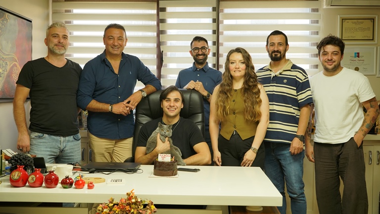 Hamza Efe Kapucuo�lu : Klass Ekibinden Sürpriz Do�um Günü
