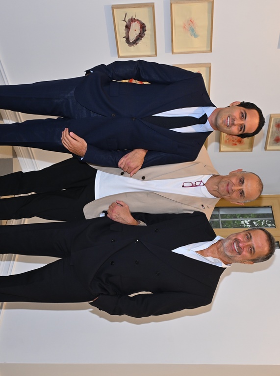 Cemiyet Ve Sanat Dünyas� Akaretler�de Bulu�tu  Türkiye�nin En De�erli Koleksiyonlar�  Artweeks �stanbul Collectors Edisyonu �le �lk Kez Soka�a �ndi!